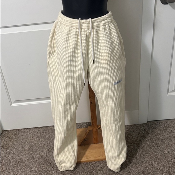 2/$30 Cream Quilted Textured Sweatpants - My Mum Made It - Picture 1 of 9